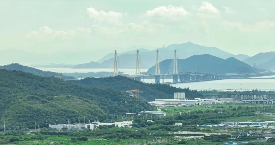 世界首座公铁两用四塔斜拉桥！合龙！-23