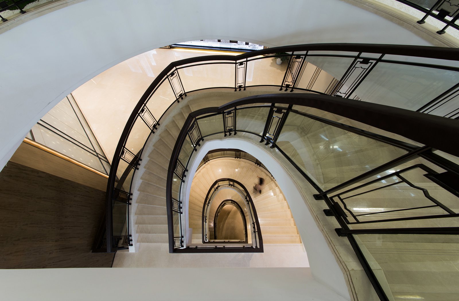 新式奢华：龙光玖钻售楼部  奥迅设计-21