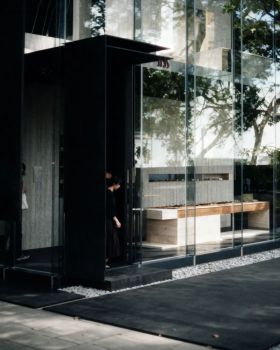 黄颜色设计｜JLBS全球旗舰店丨意大利米兰丨上海黄颜色建筑设计有限公司