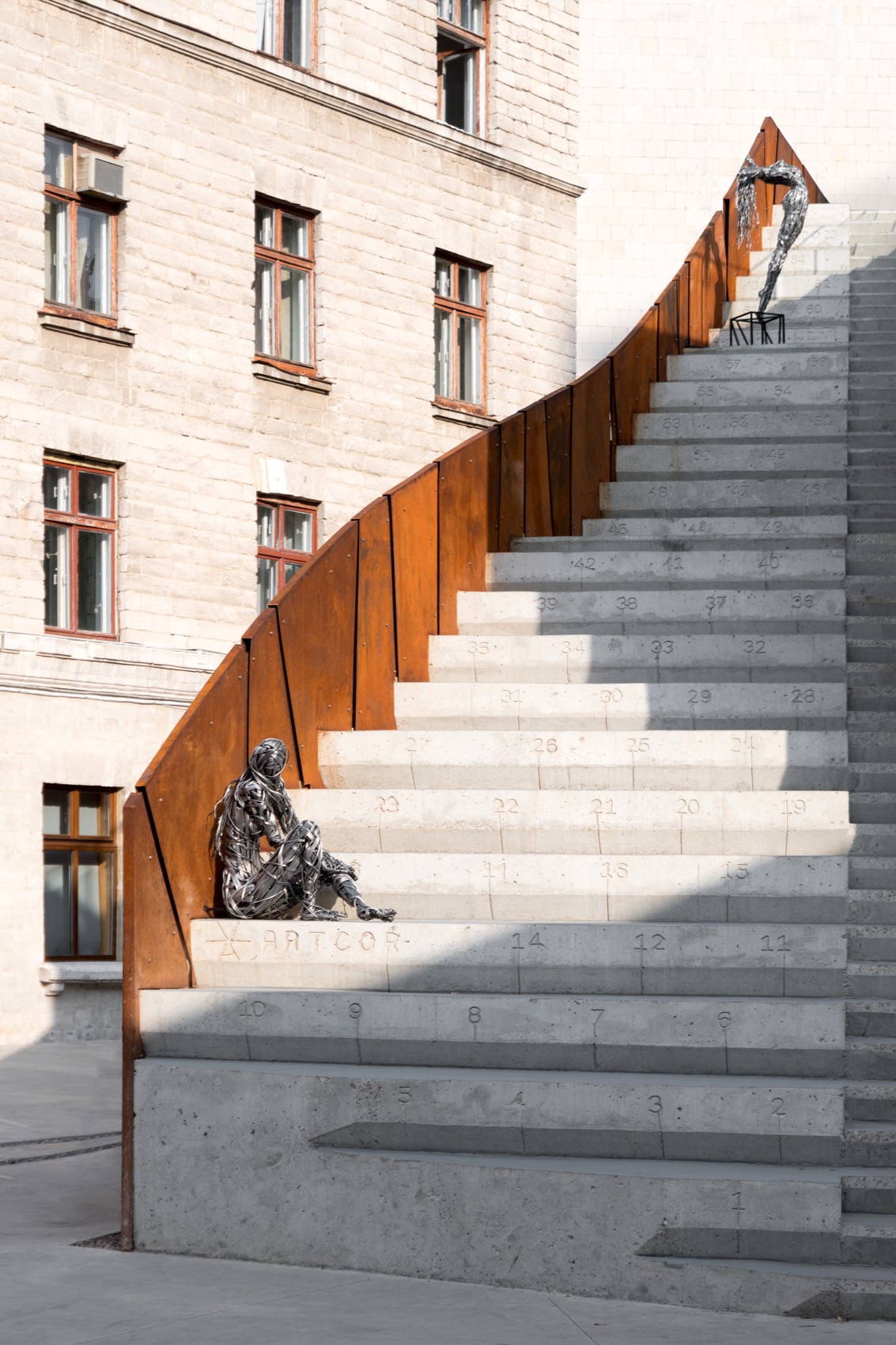 ARTCOR创意中心,摩尔多瓦 / Calujac Architecture-12