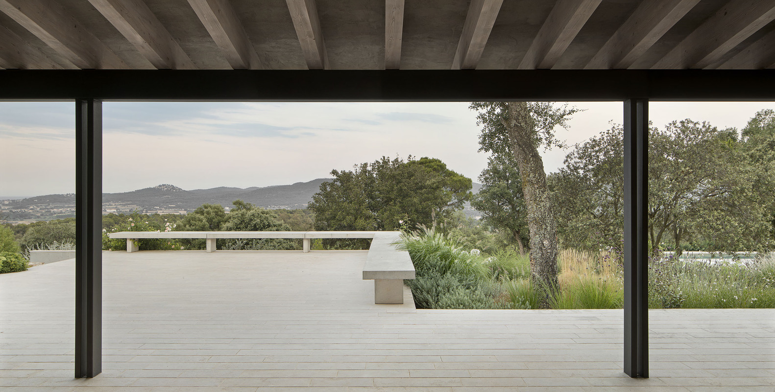 融合自然的地形之家-17