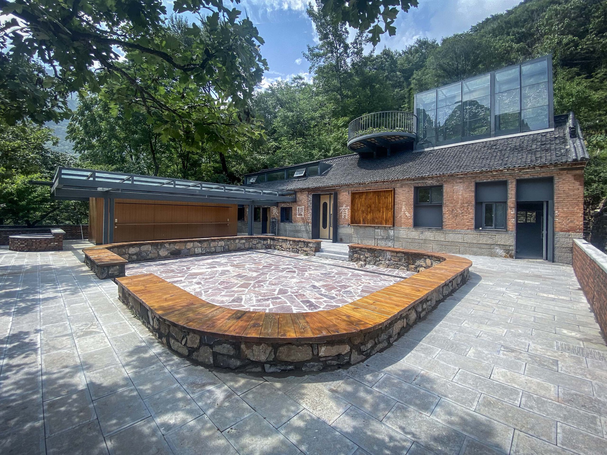 国梁艺术大学生研究训练计划中心丨中国-14