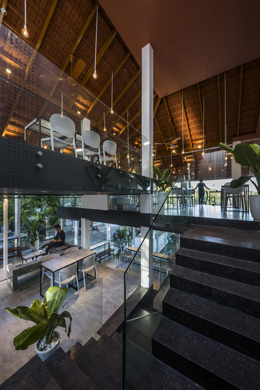 越南传统与现代交融的 O2 咖啡馆-17