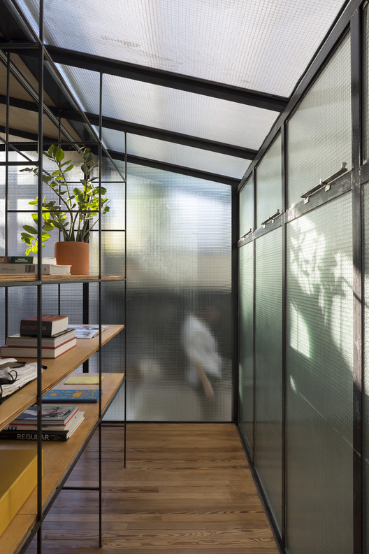 中庭公寓的透明改造-21