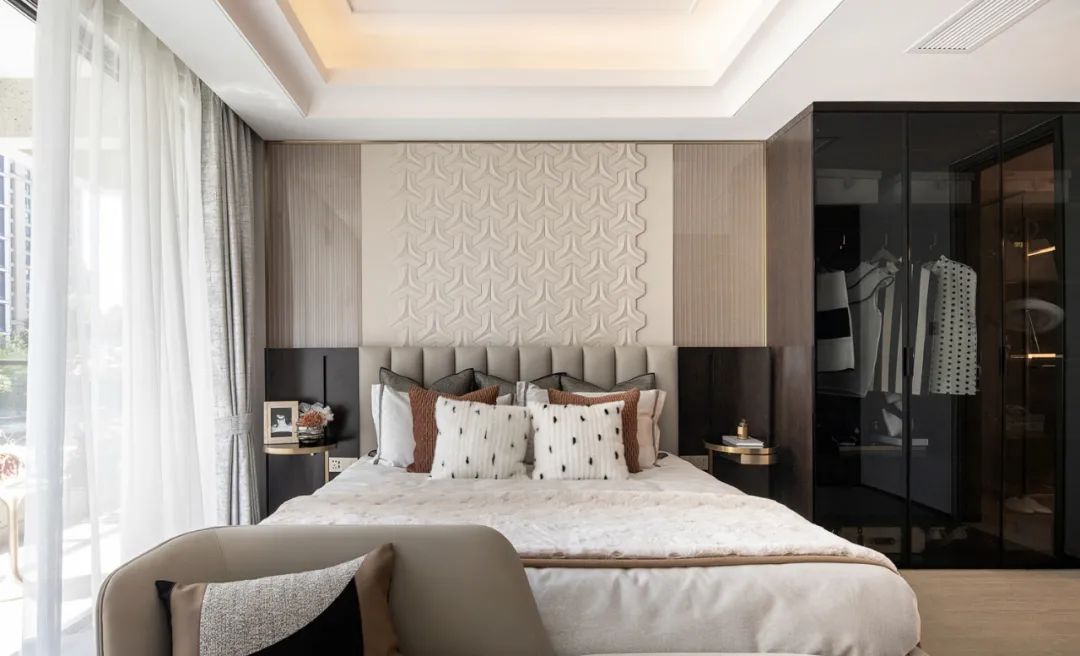 全球视野下的轻奢公寓设计丨中国上海丨HWCD 设计工作室-37