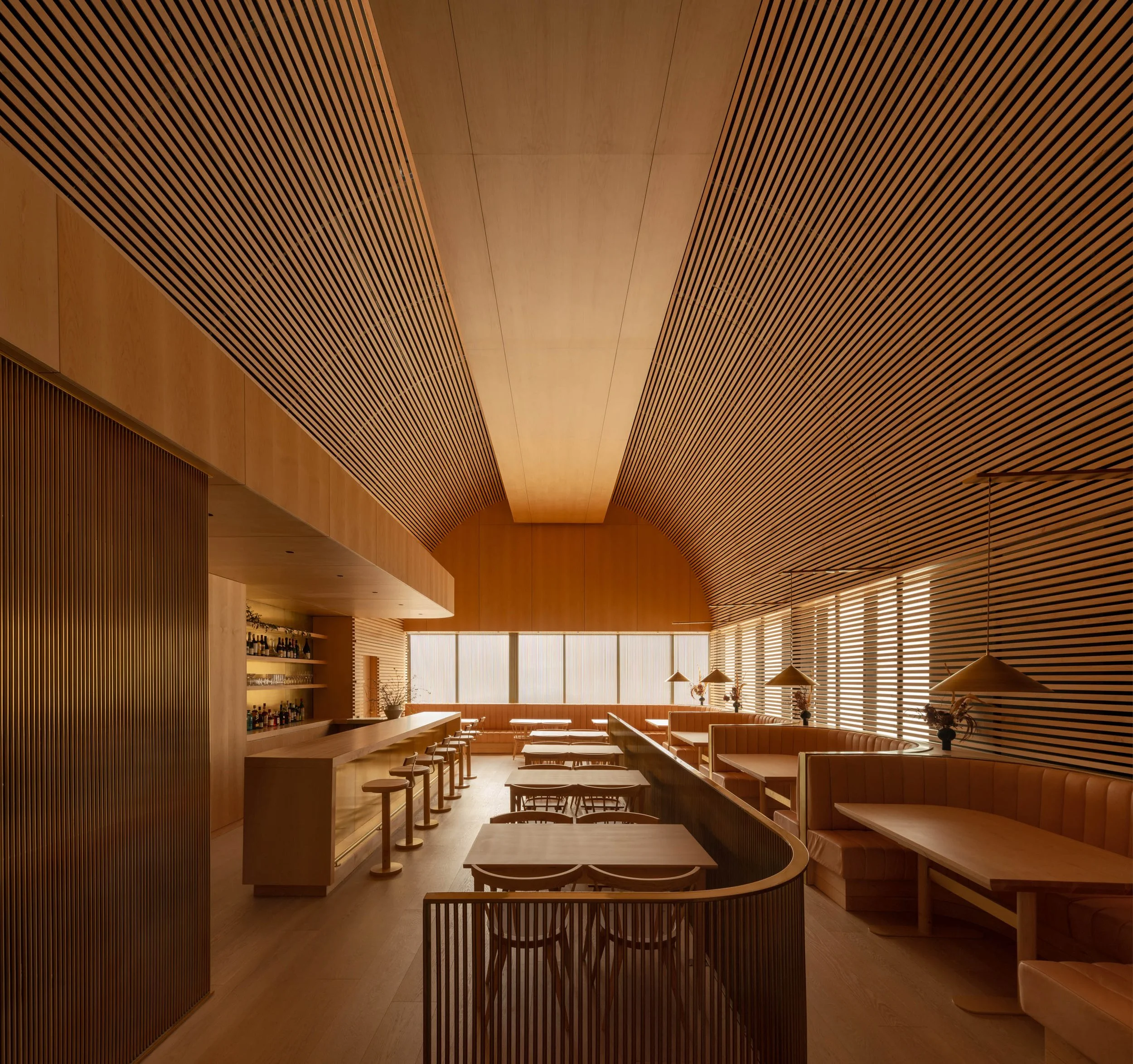 原味海鲜皇宫餐厅·原始店 

注：OG常见在口语中表示Original Gangster，有元老、鼻祖、原始的等意思，推测这里Prime Seafood Palace · OG表达招牌海鲜餐厅的原始店的意思，餐厅是后加的，因为原英文标题里推测这家店可能是餐厅，你可根据实际情况调整   丨加拿大多伦多丨Omar Gandhi Architect-3