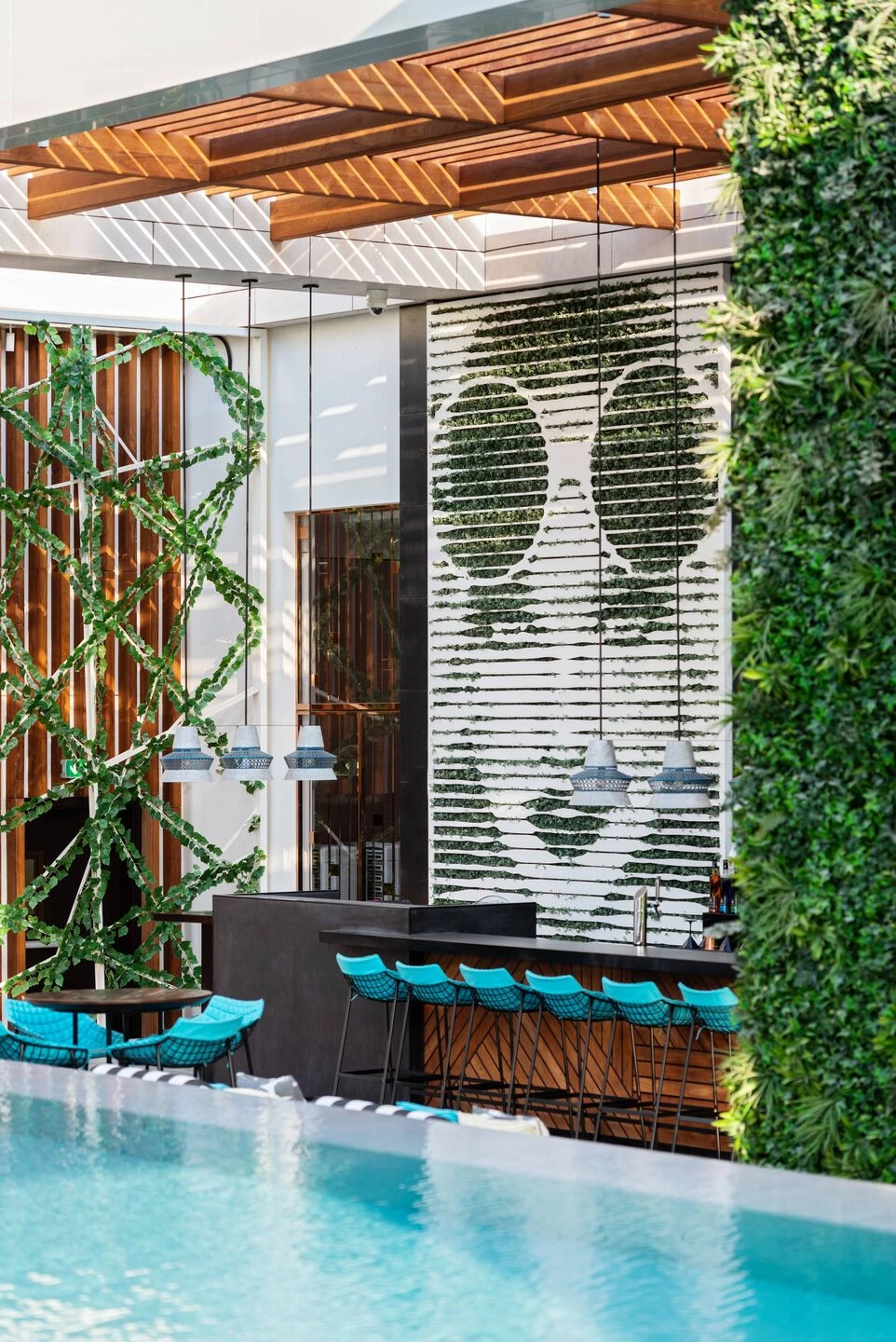 迪拜 Waldorf Astoria 酒店 St. Trop 池畔餐厅设计-27