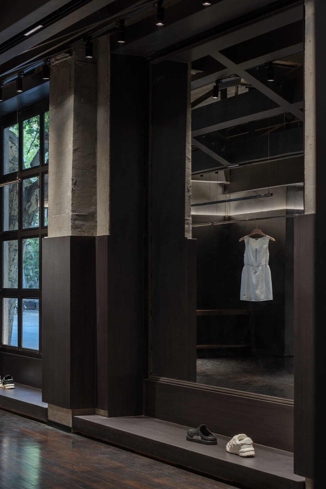 上海 The last Redemption 服装店丨中国上海丨直距设计-13