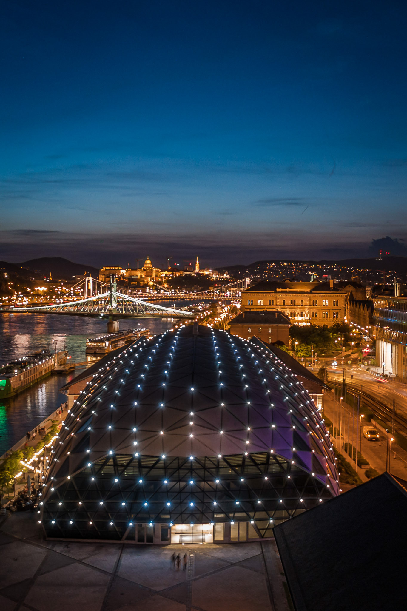 The Whale 建筑灯光设计丨匈牙利布达佩斯丨Tamas Dragon-19