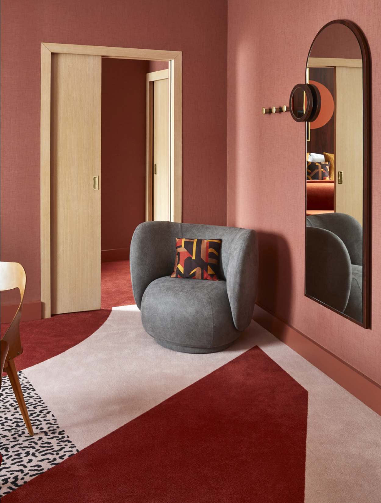 Оскар Люсьен Оно: отель в Париже с мотивами Memphis-7