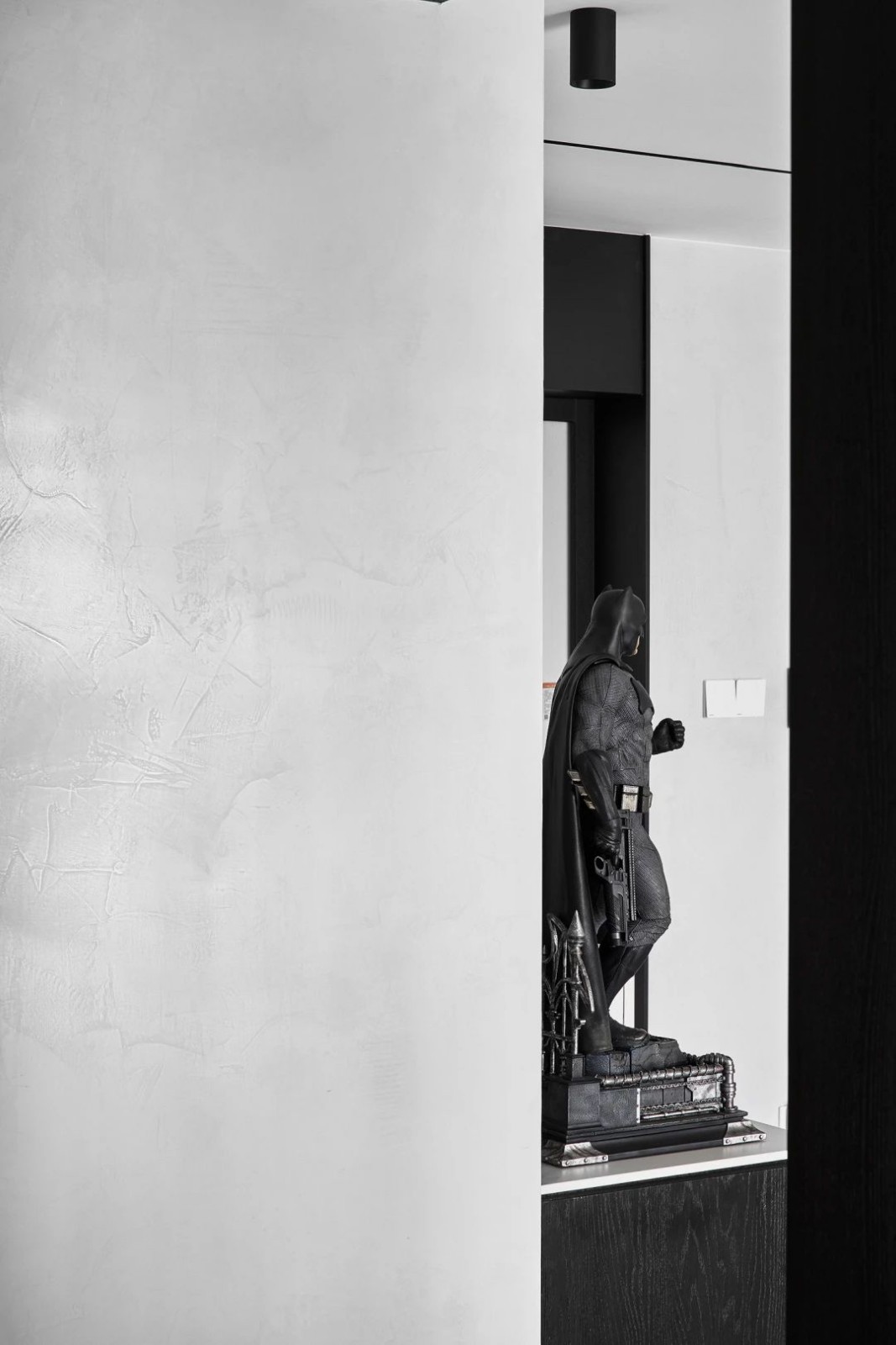 手办迷的现代简约之家 | 悬空背景展柜，红橡实木家具-10