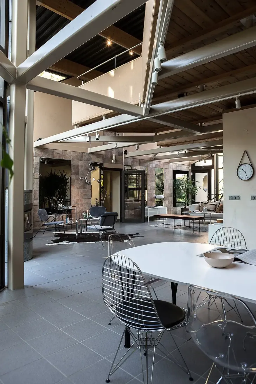 瑞典现代玻璃屋,室内外边界消融,尽享四季美景-2