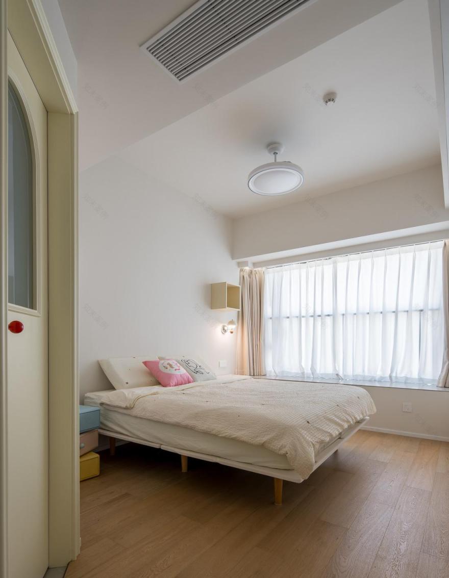 在干净的空间里,加入一点有趣的颜色-41