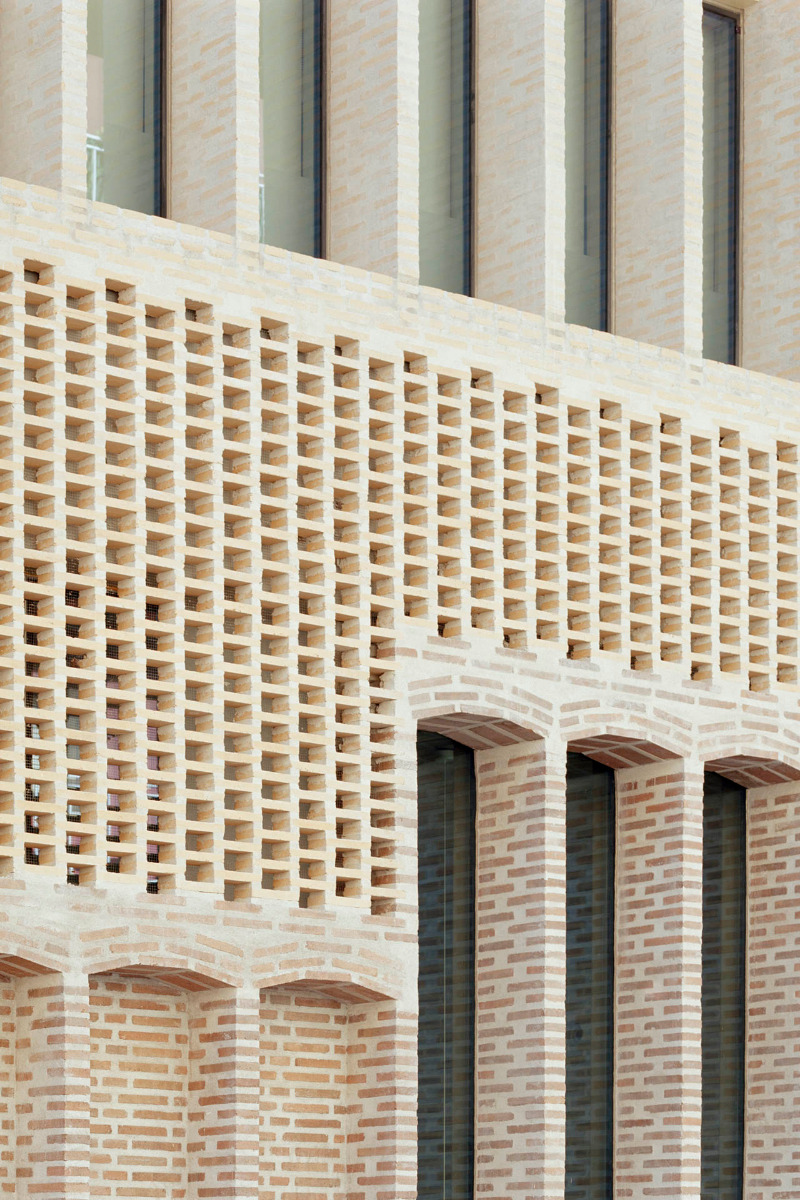 巴塞罗那附近的日间诊所丨BAAS arquitectura + CASA Solo-33