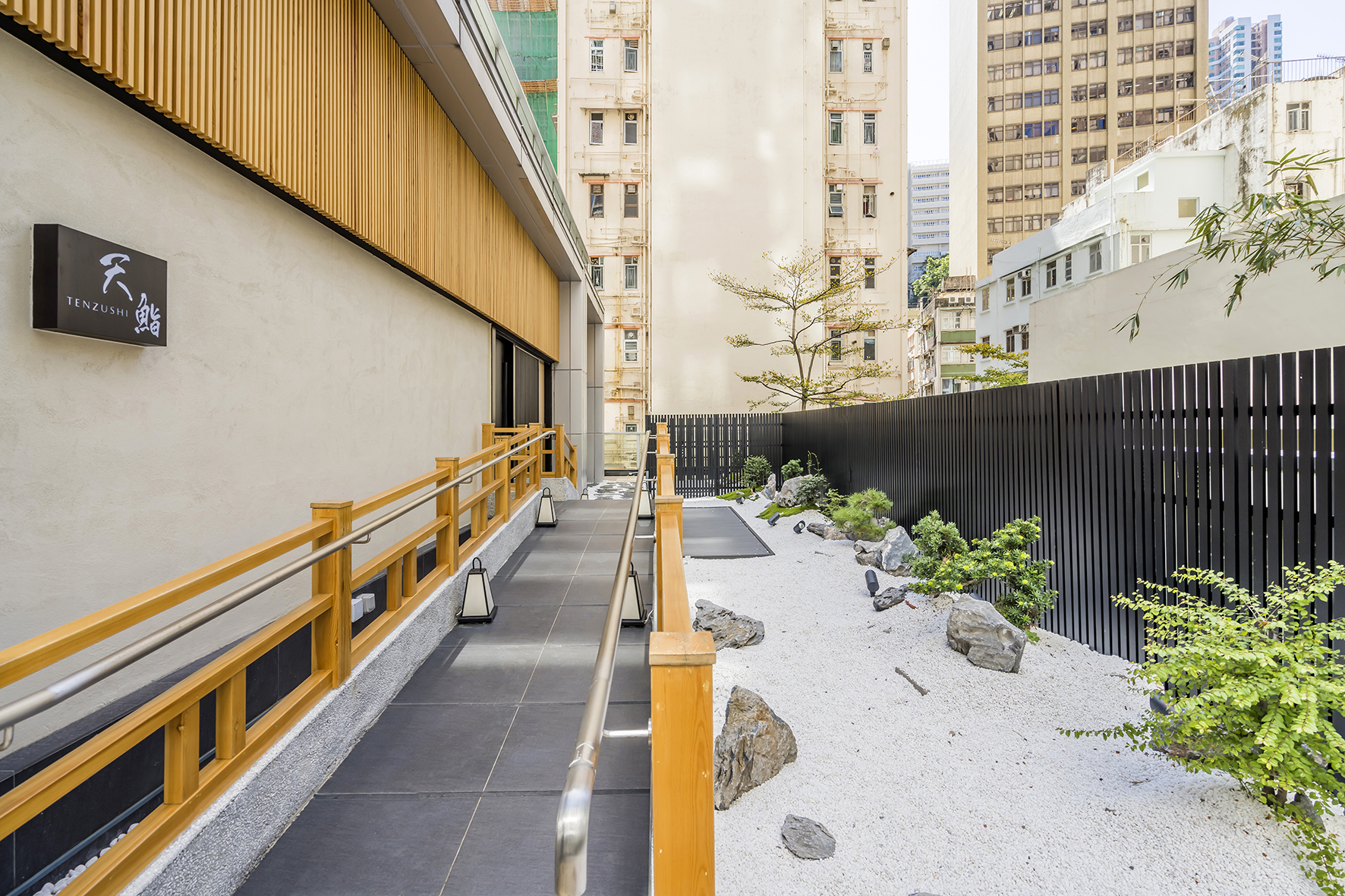 香港现代日式餐厅“天寿司”丨中国香港丨Design East-10