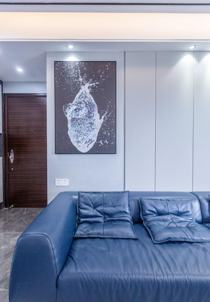 146㎡高级单身公寓 | 开放式空间与温馨家居的完美融合-0