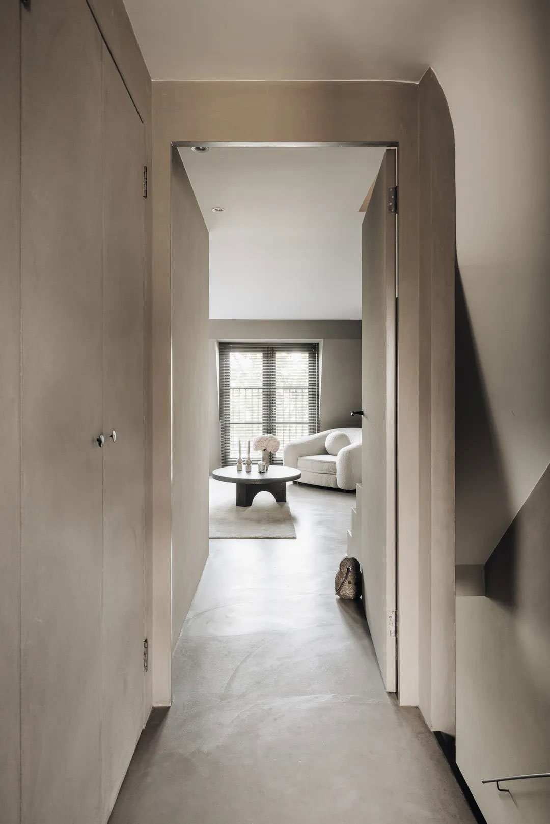 阿姆斯特丹运河公寓的自然极简设计-21