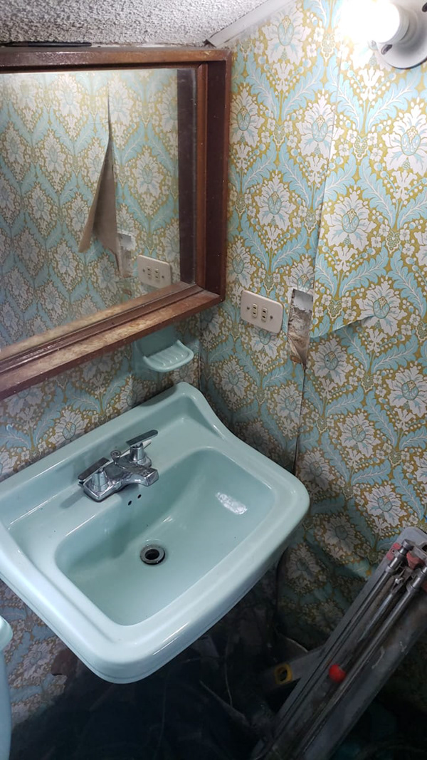 小型浴室翻新丨哥伦比亚丨Brandon Villanueva-11