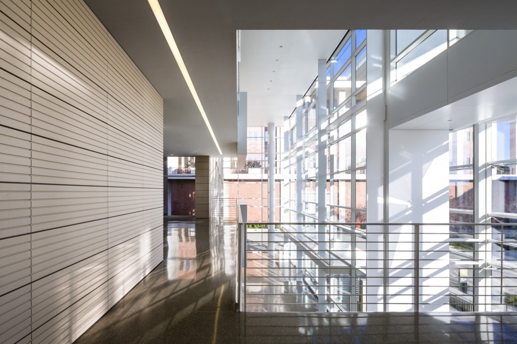 Edie and Lew Wasserman Building, University of California  Richard Meier-11