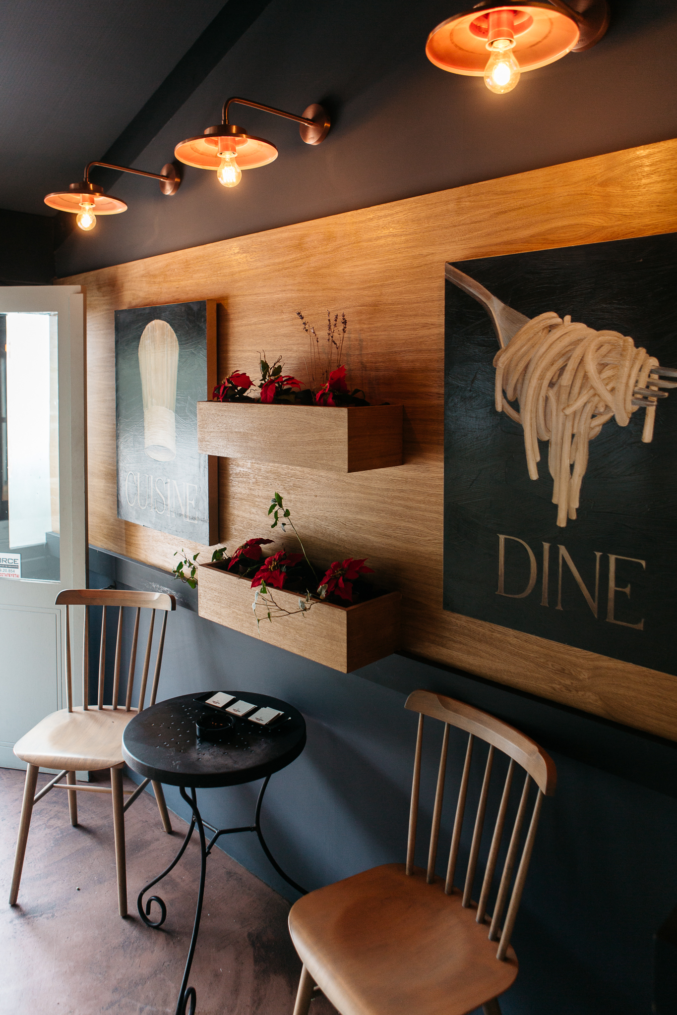 波尔图菲诺比萨店 | 地中海风情与意大利建筑的完美结合-31