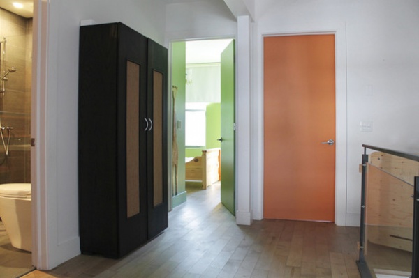 My Houzz: Vibrant Colors Meet Natural Materials in Montreal  -  Decor Ideas-29