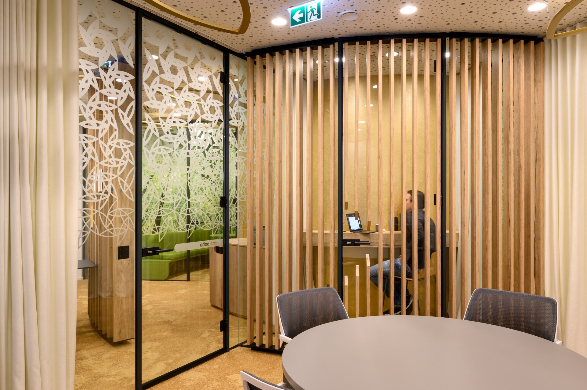 Dhimahi 办公室 · 数字化世界的千瓣莲花设计丨Superform-20