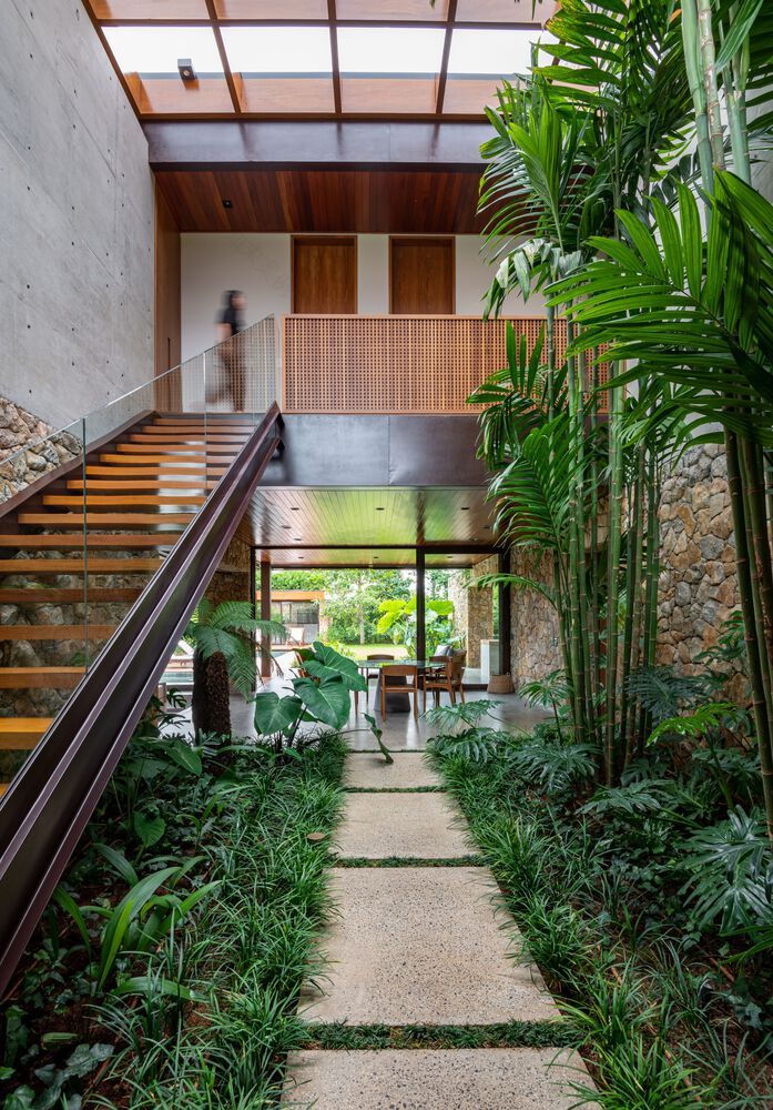绿意盎然与自然共生的巴西家庭住宅丨巴西圣保罗-10