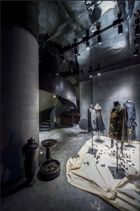 黑空间 | 英伦买手店的极简设计美学-70