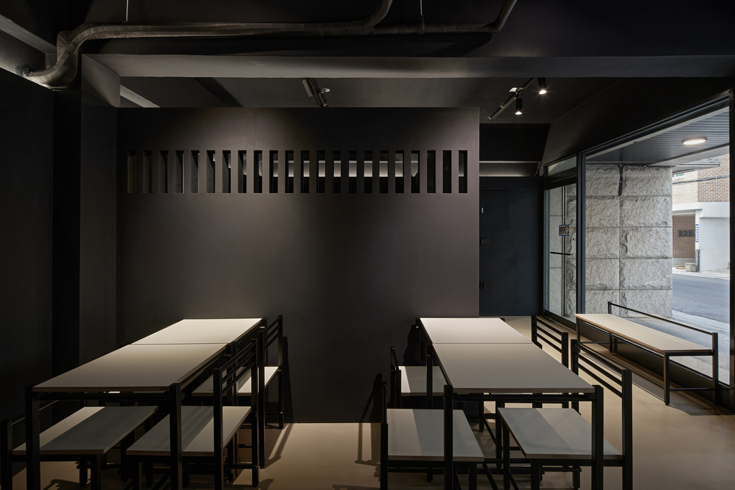 11 平卡普蒂尔，高级黑打造精致室内空间-9