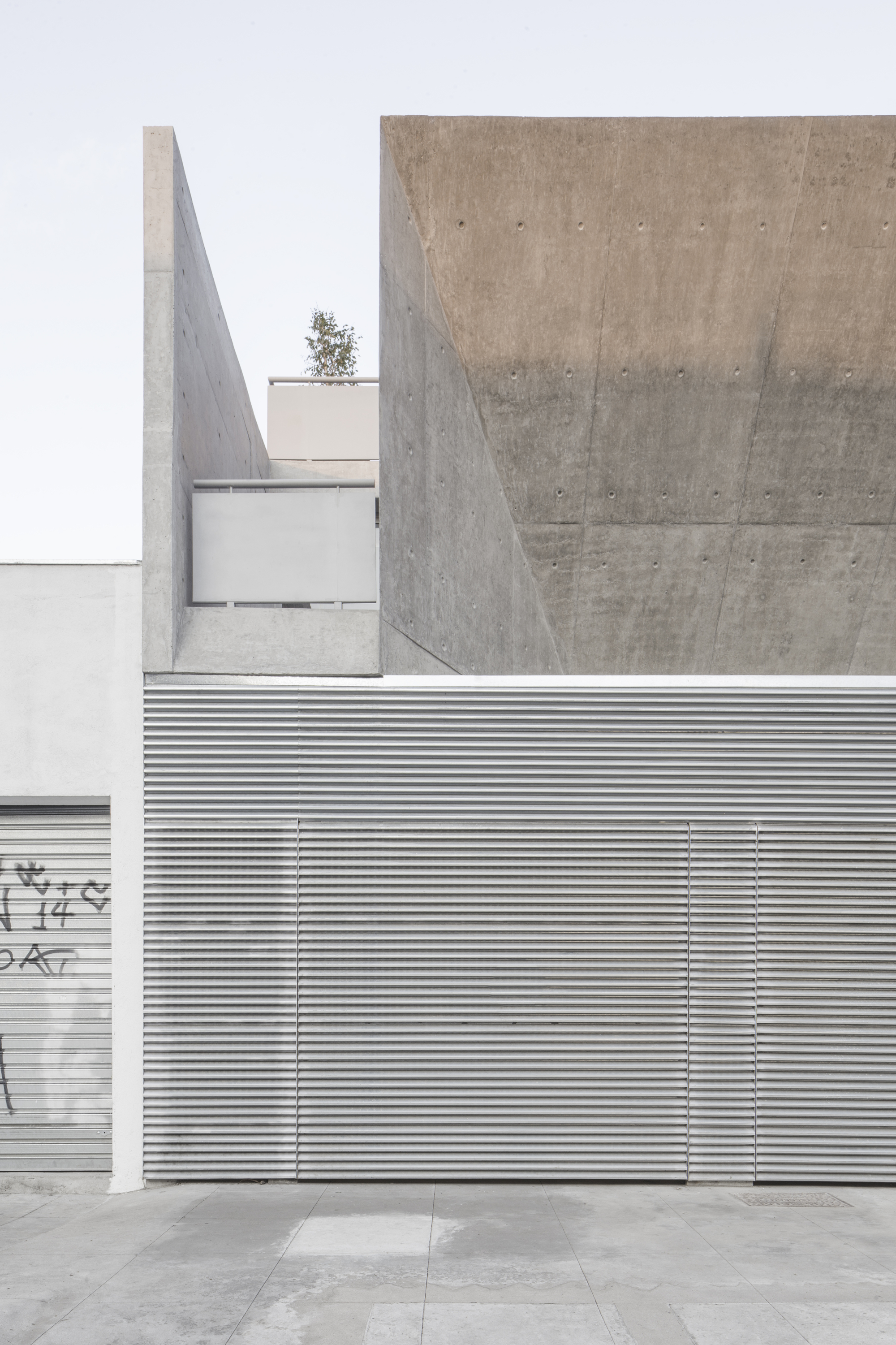 Workshop House  / PAX.ARQ-42