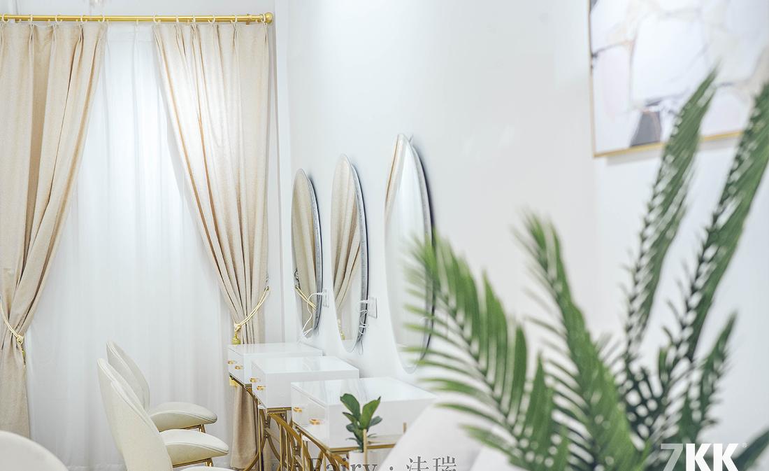7KKdesign 丨 FaiRy 婚纱店 | 金色点缀的圣洁空间-25
