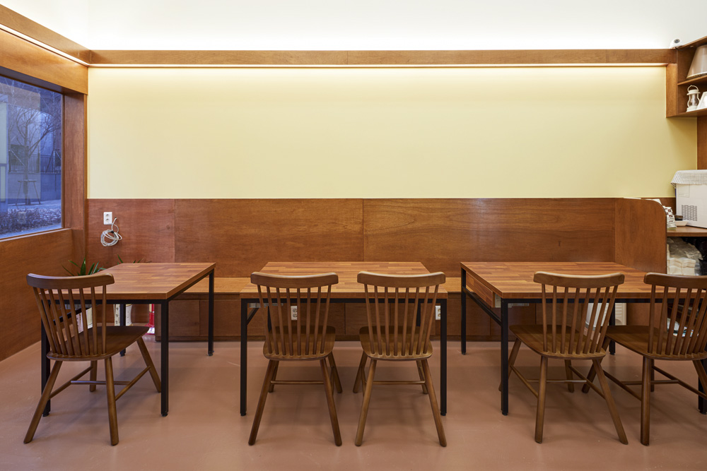 23 平米韩式美食店，极简风格打造温馨空间-6