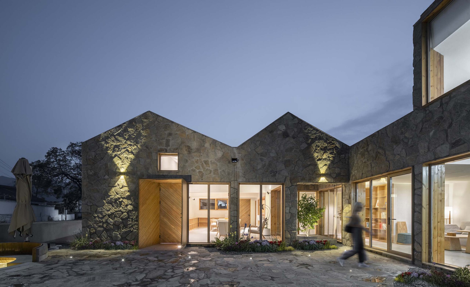 折叠式屋顶庭院住宅丨中国北京丨MAT Office-15