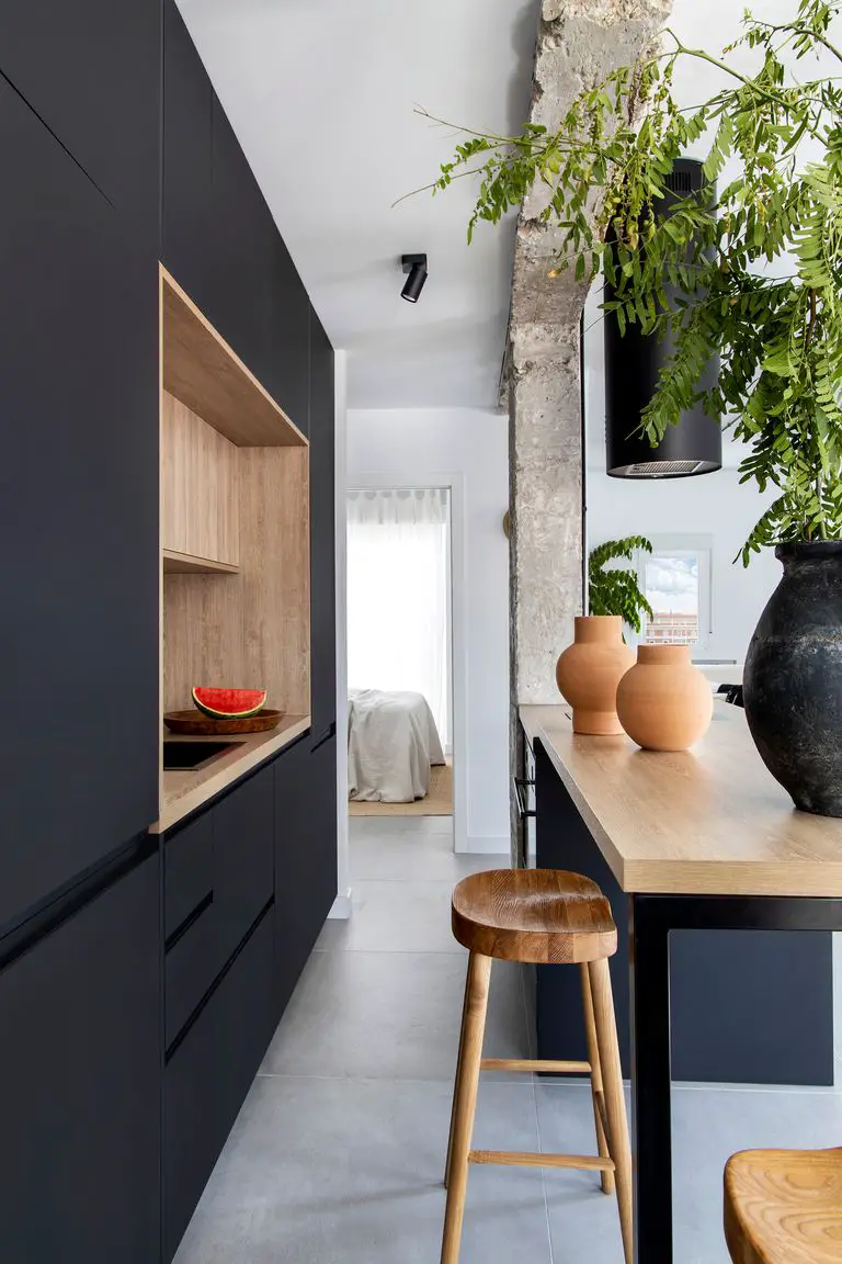 西班牙 70 年代公寓现代设计改造 | 自然材质与阳光的和谐融合-5