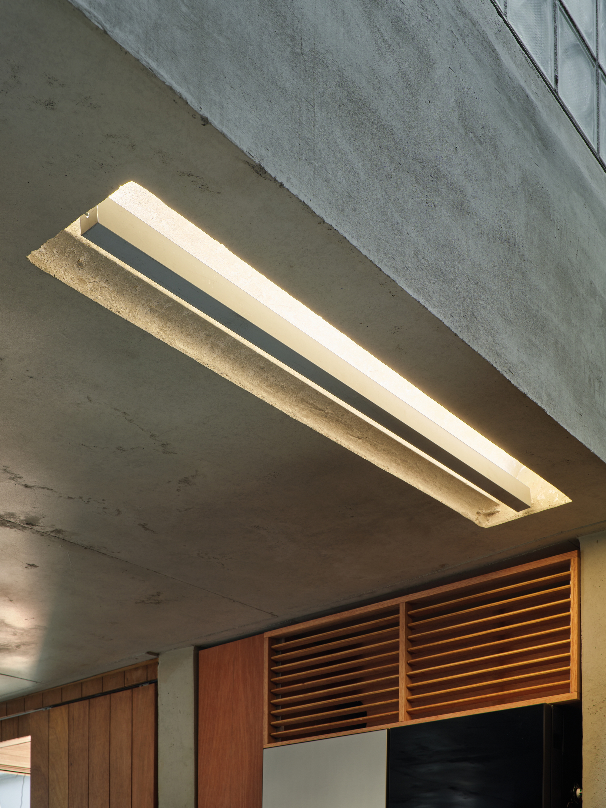 A Model of Sporadic Thoughts / FHHH friends-19