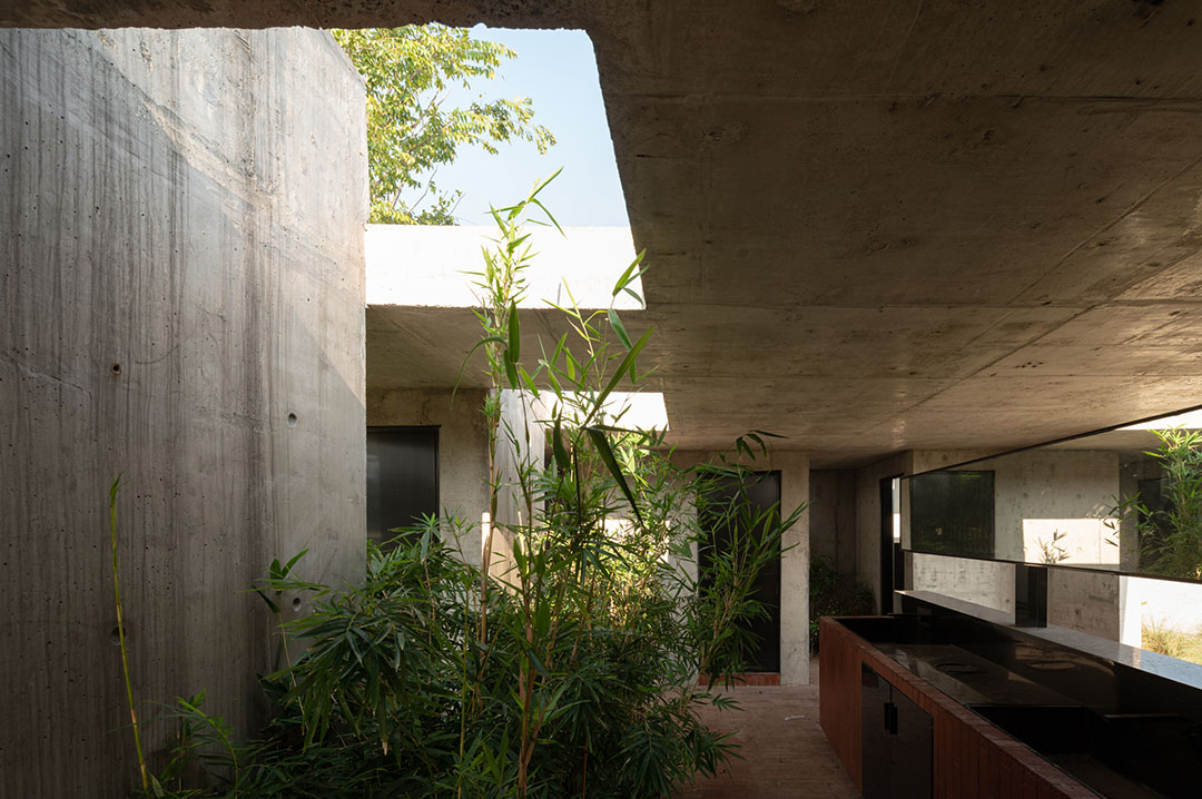 江小白乡村俱乐部 | 现代建筑与自然的共生-14