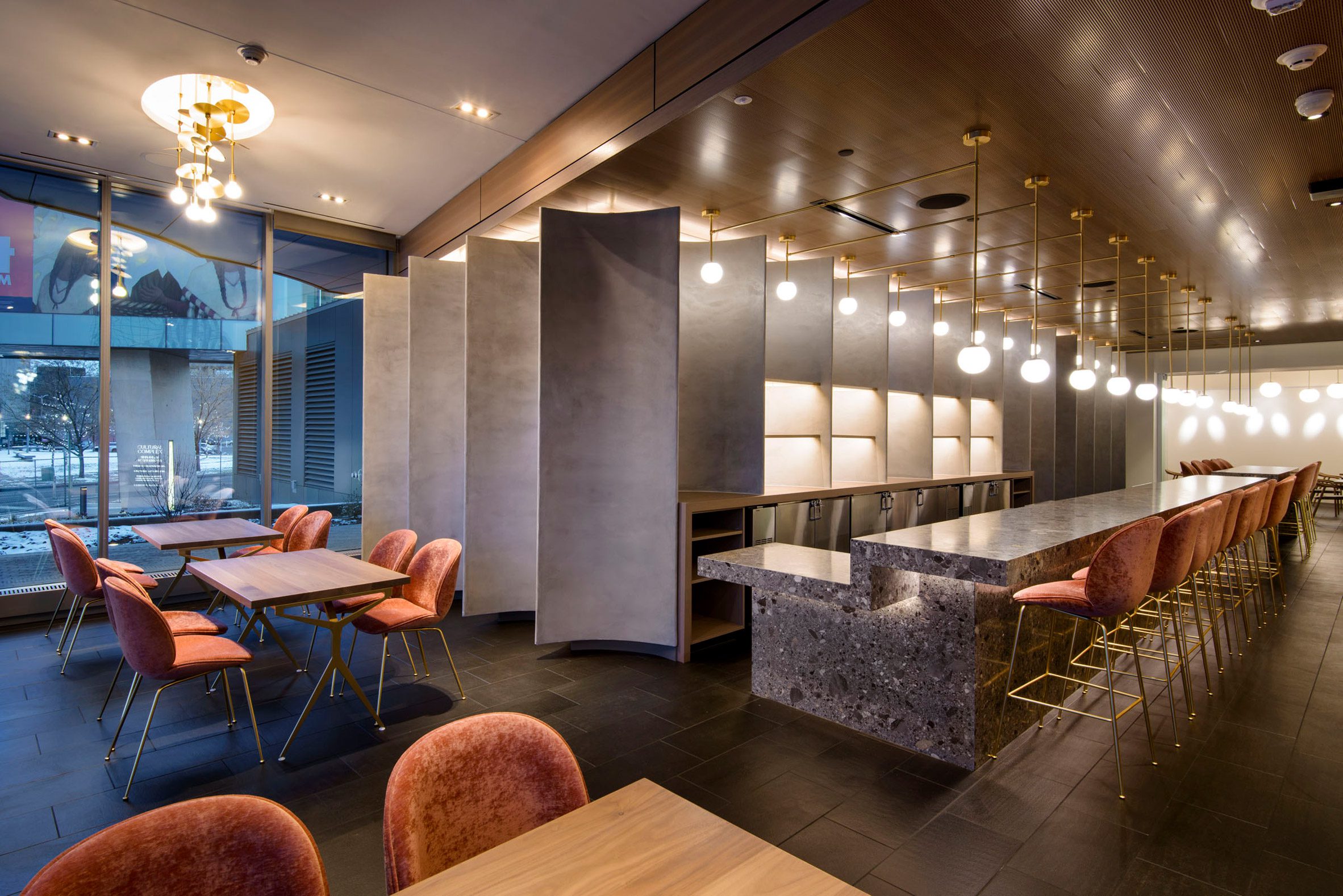 丹佛艺术博物馆扩建亮相,圆形欢迎中心成亮点-34