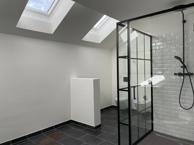 SST Architekten GmbH丨Sanierung Innenbereich Wohnung im Stockwerkeigentum- / Einbau zwei Dachflächenfenster丨瑞士-2