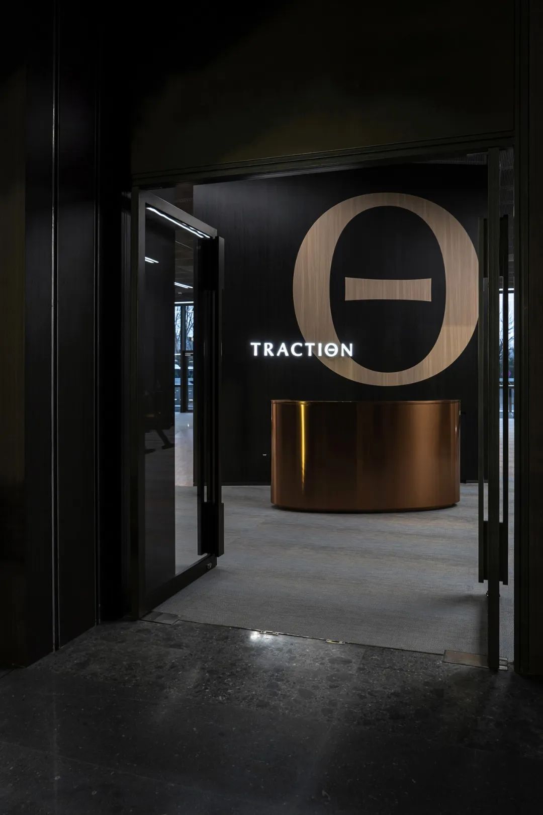 TRACTION 森林公园中的健身房丨生兵,屈飞婧-3