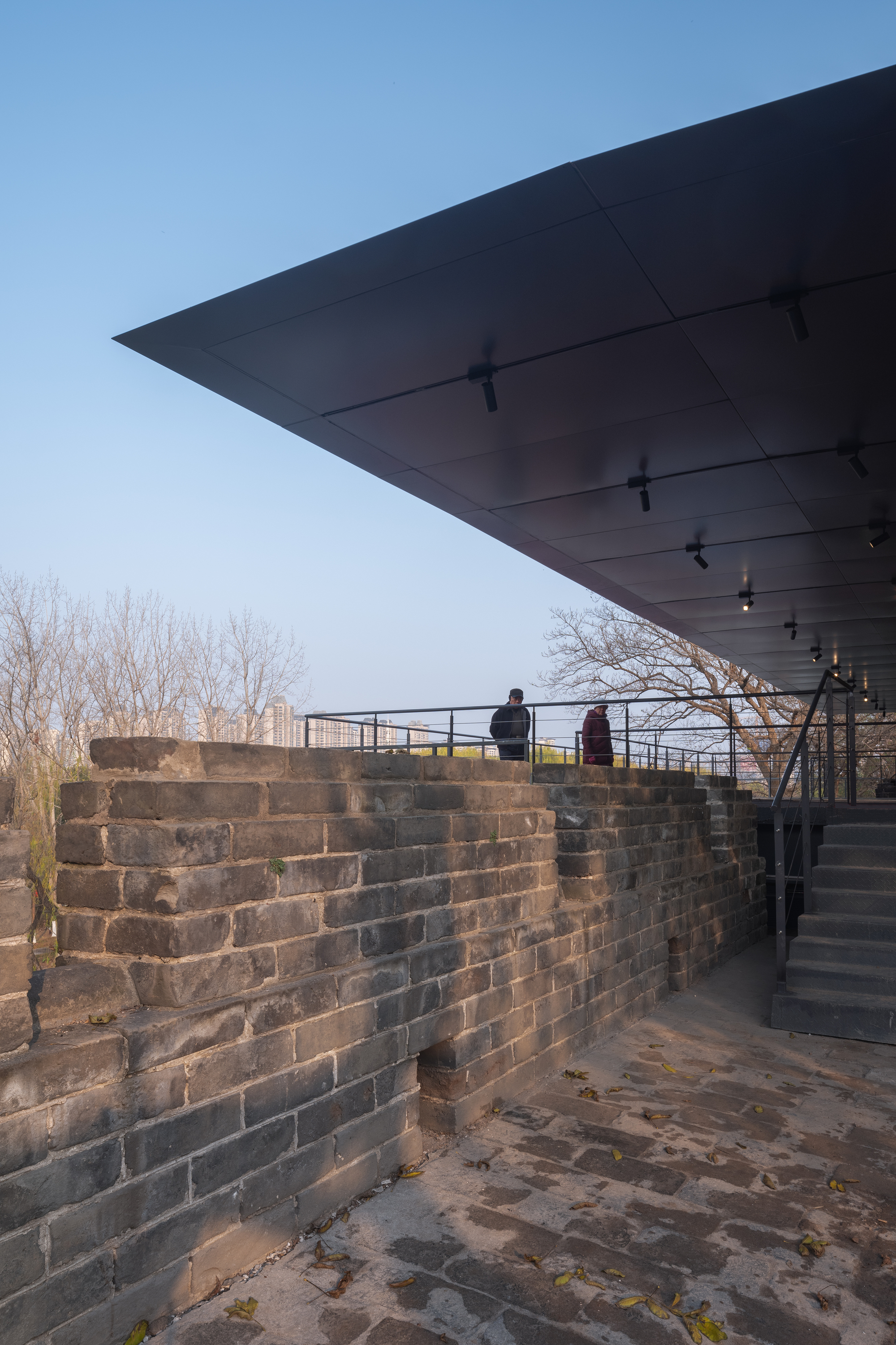 Jingzhou City Wall Archaeological Site Exhibition Pavilion / Qing Studio-49