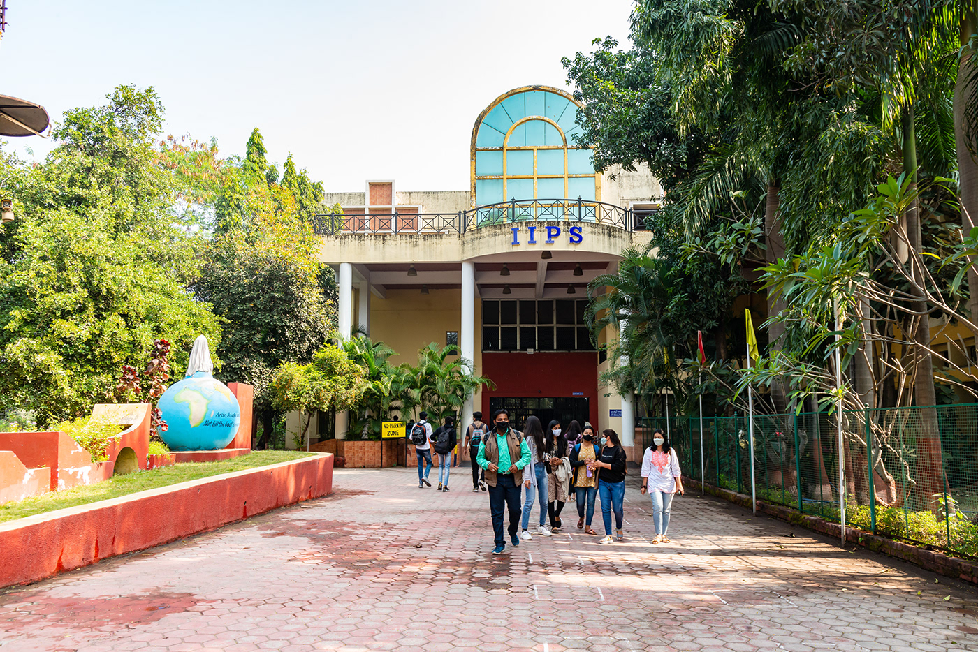 国际专业研究学院 | 教育建筑的新典范-7