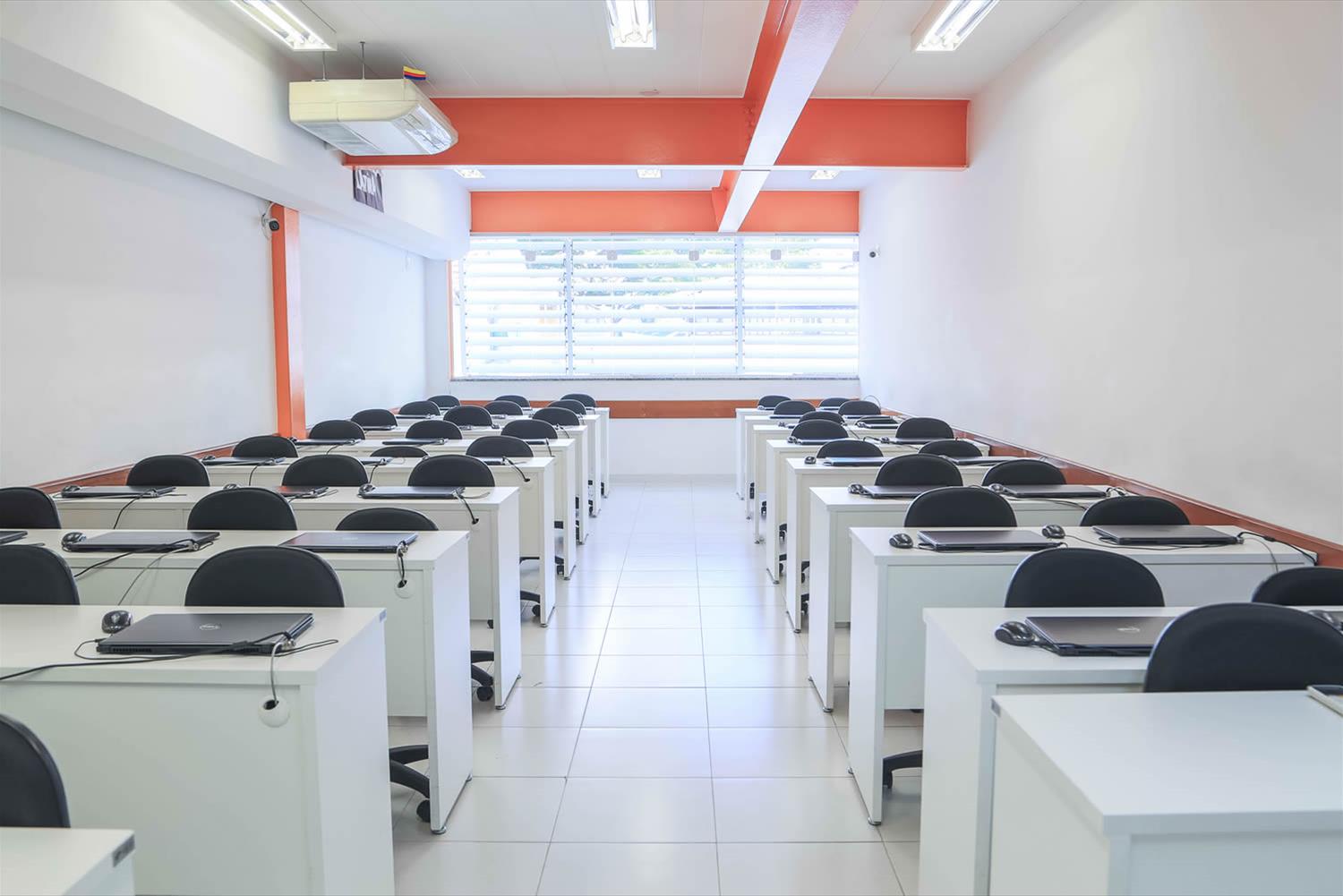 皮涅罗斯营地-6