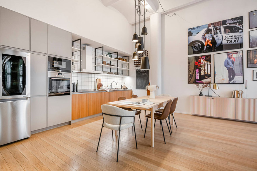 工业风独户公寓,超高天花板与私人露台-12