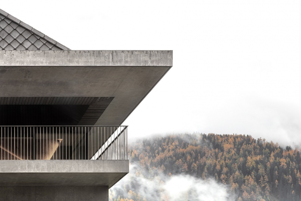 意大利山坡上的低能耗住宅丨Pedevilla Architects-20