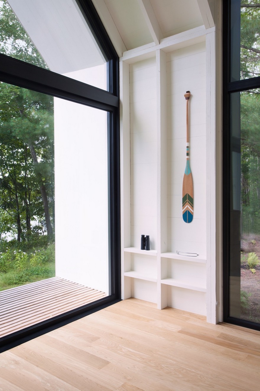 YH2 Designed a Charming Family Cottage on the Shores of a Lake-25