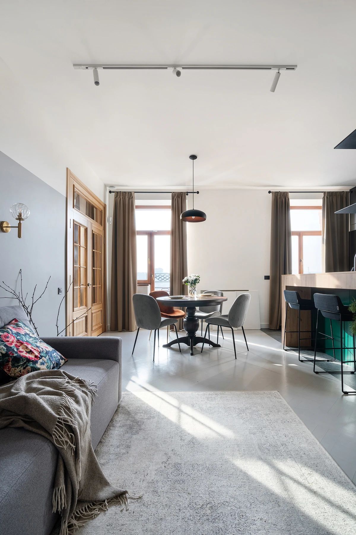 质朴原木单身公寓丨Oleksandr Maly-10