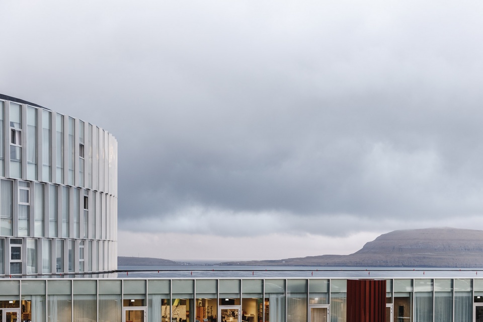 丹麦法罗群岛 Glasir 学院，自然景观中的教育中心-58