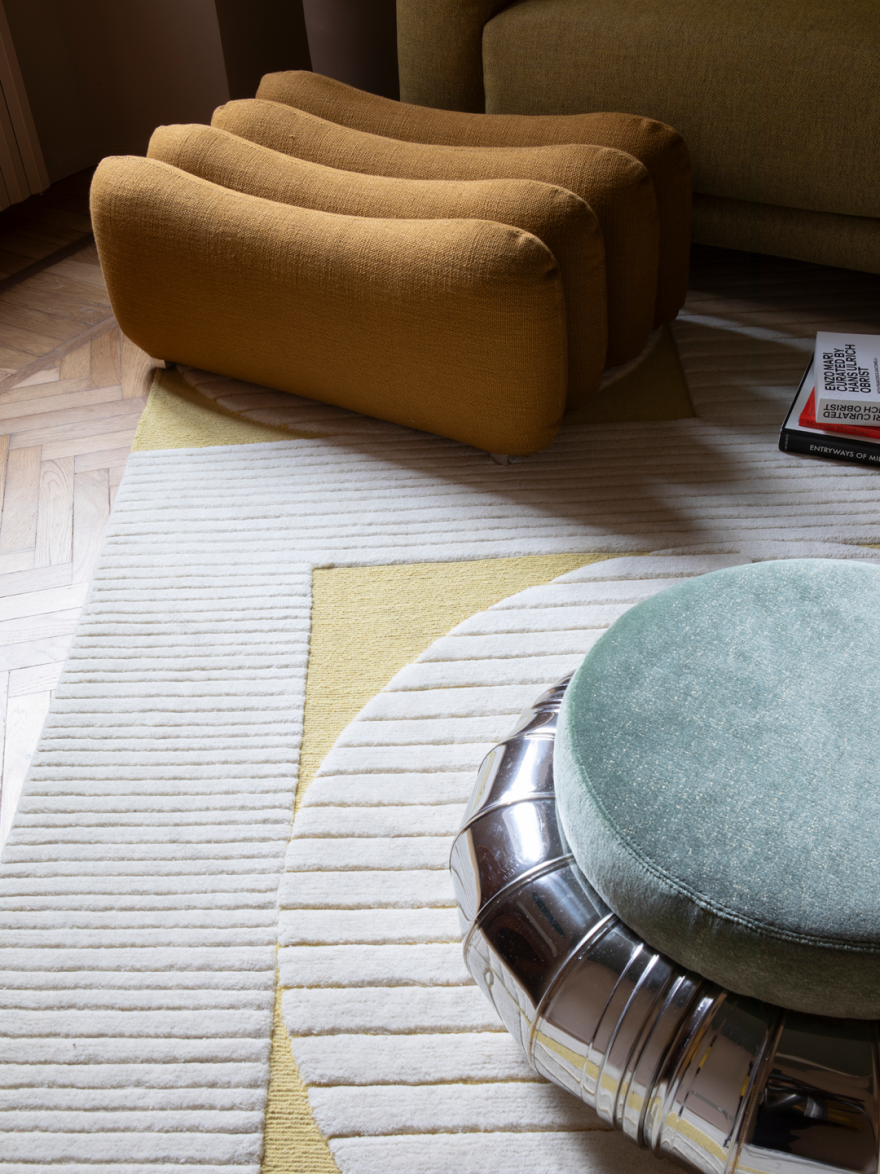 网飞热剧男作家,家里拥有柔性一面-32