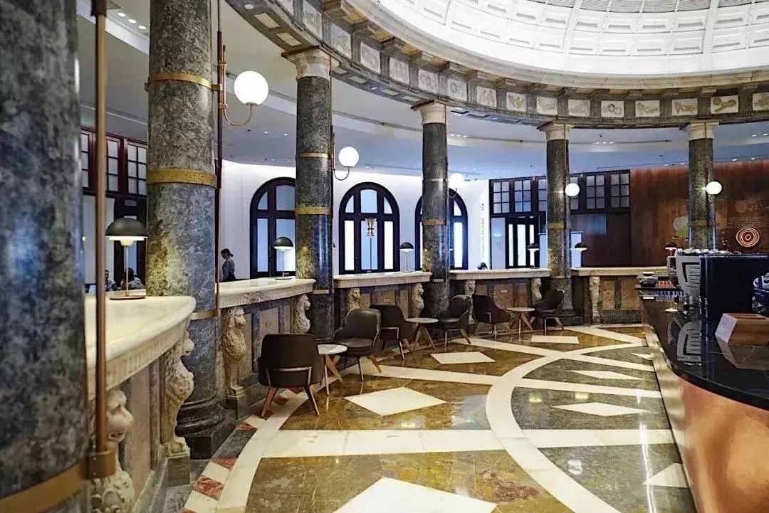 全球最美星巴克,花店、水族馆、百樱共赏-64