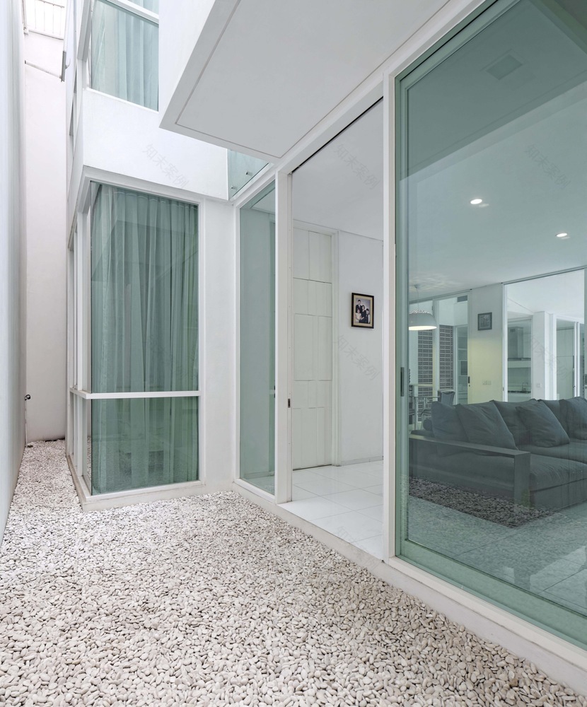 印尼 Sunter 区度假风格住宅,融入当地特色-15